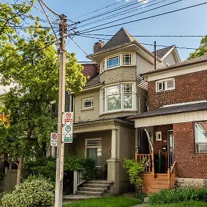 https://one-of-a-kind-ghostbusters-house.niagara-fallshotels.com