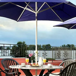 Four Points By Sheraton Lakeshore Toronto